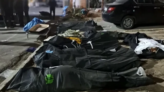 اجساد معترضان در گوشه ای از مرکز پزشک قانونی کهریزک در تهران