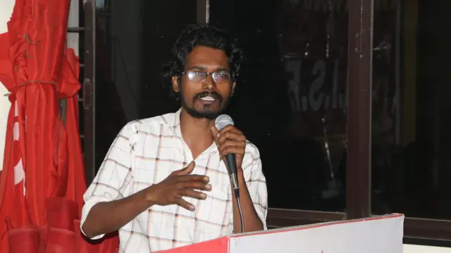 प्रशांत आंबी हे कम्युनिस्ट पक्षाचे कार्यकर्ते आहेत. ते AISF या विद्यार्थी संघटनेचे राज्यसचिव आहेत.