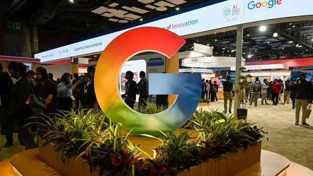 El logo de Google en un centro de convenciones