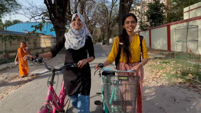 काव्या आणि नूर 