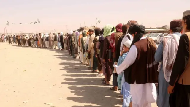 افغانستان، پاکستان، ڈالر