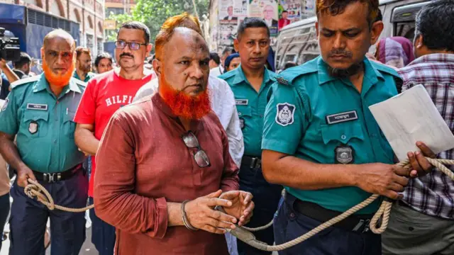 গ্রেফতার 