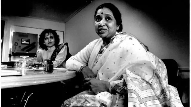 आशा भोसले