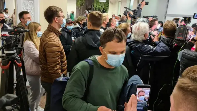 Yolcular Vilnius'a indikten sonra yaşadıklarını anlattılar