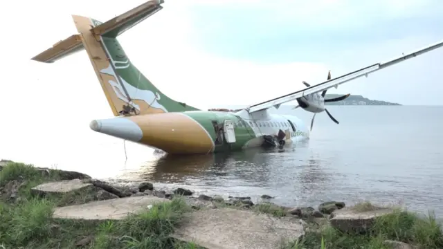 Indege yaguye mu kiyaga nyuma yo kuvanwamo