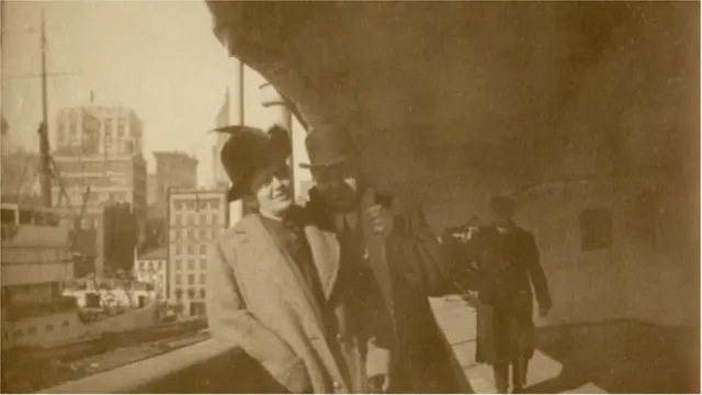 অস্কার হলভারসন ছিলেন একজন সফল আমেরিকান ব্যবসায়ী।