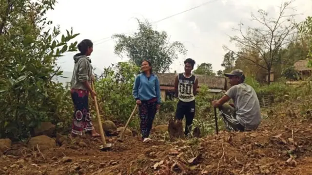 लीसांग में 13 परिवार रहते हैं