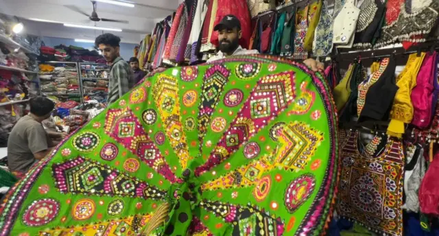 બીબીસી ગુજરાતી, ગુજરાત, બીબીસી, સુરત, ટૅક્સટાઇલ, કાપડ ઇન્ડસ્ટ્રી, 