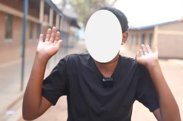 Jeannine* avuga ko uyu muti nuza uzamurinda byinshi kandi yifuza kuba mu ba mbere bawufata