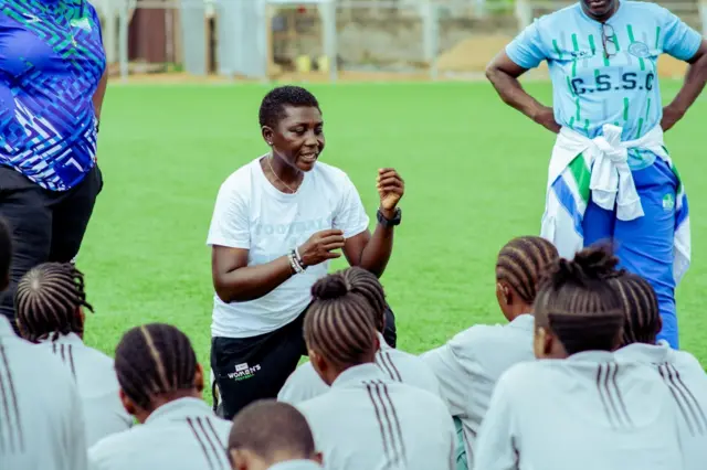 በጋና የሴቶች ማረሚያ ቤት እየተደረገ ያለው የእግር ኳስ አሰልጣኝነት ትምህርት