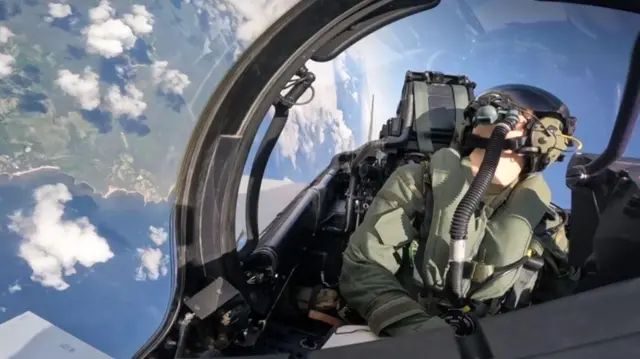 خلبان بریتانیایی