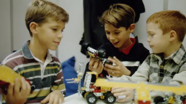 Empresa de juguetes lego es originaria de online