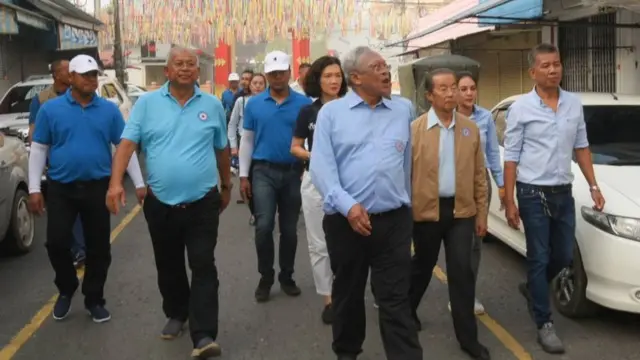 สุเทพ เทือกสุบรรณ และแกนนำ รปช. เดินหาสมาชิกพรรคที่ จ. สุราษฎร์ธานี