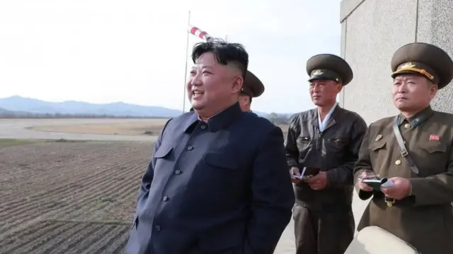 Kim Jong-un supervisa trabajos militares