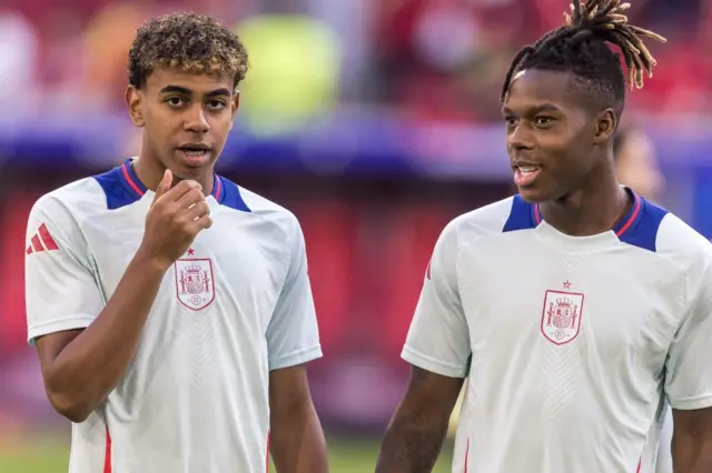 Lamine Yamal (sol) ve Nico Williams (sağ)