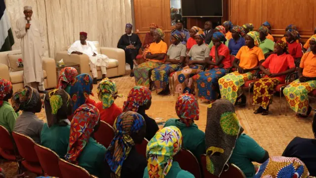 Des filles de Chibok libérées et reçues par le Président du Nigeria
