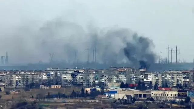 جانب من المعارك في سوليدار شرقي أوكرانيا