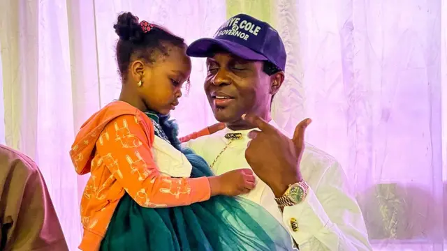 APC Govnorship candidate for Rivers state carry pikin