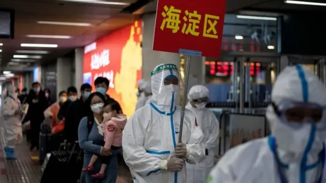 Пассажиры в Ухане