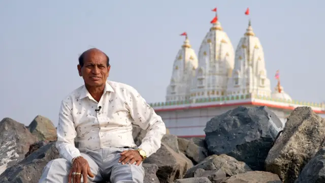 ડભારી બીચ પરનું મંદિર 