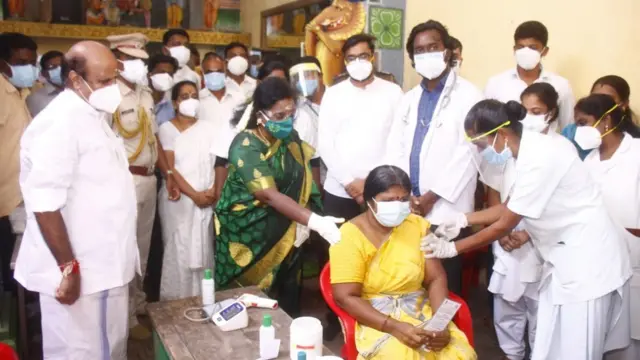 தடுப்பூசி செலுத்தும் பணி