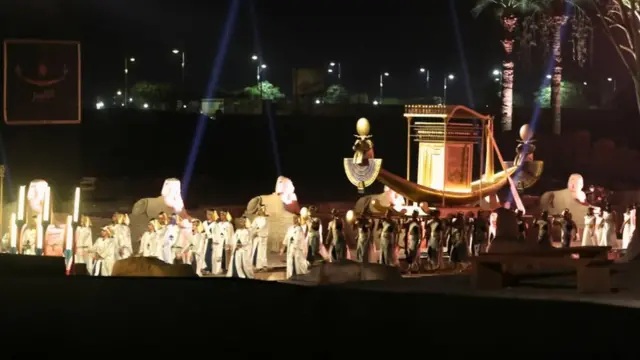 أقيم حفل فني كبير لإلقاء الضوء على أهمية هذا الطريق التاريخي.