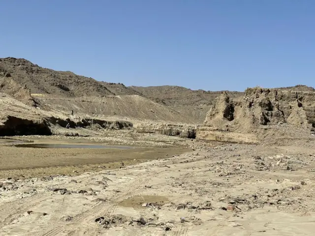 سرحدی علاقے توبہ کاکڑی میں تباہ ہونے والا سرگئی غیژ ڈیم