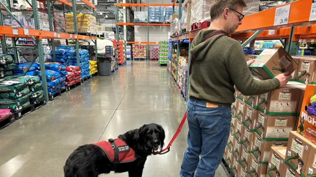Ray and Mia shopping at a garden centre
