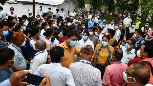 आन्दोलित स्वास्थ्यकर्मी