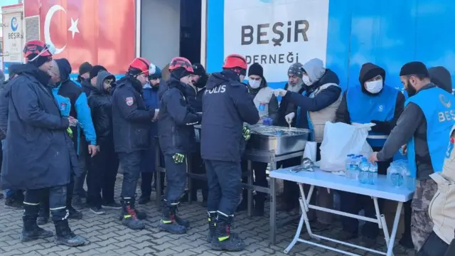 Semerkand Vakfı ve Beşir Derneği, Menzil'le ilişkili olan aktif STK'lar arasında