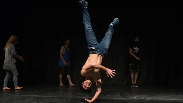 افغان بریک ڈانسر