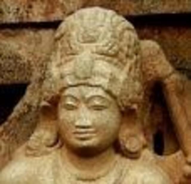 கொள்ளிட ஆற்றில் வடபுற தடத்தில் உள்ள அணைக்கரை, வேம்புக்குடி வாசல் பகுதியில் நீரியல் பண்புகளான நீரோட்டம்,நீரோட்ட வேகம், மற்றும் ஆற்றின் போக்கு அடிப்படையிலும் இயற்கையானது ஆகும். தென்புறத் தடம் அதன் அமைப்பின் அடிப்படையில் செயற்கையாகவே உருவாக்கப்பட்டுள்ளது என்பதை மண் அடுக்குகள் ஆய்வின் மூலம் தெரிந்து கொள்ள முடிகிறது. கொள்ளிடத்தின் மீது மனித ஆற்றல் ஆதிக்கம் செலுத்தியுள்ளது இதன் மூலம் தெளிவாக அறிய முடியும் . நீரியல் தன்மையை தளர்த்தி நீர் நிலையியல் தன்மை புகுத்தப்பட்டுள்ளது உறுதிப்படுத்தப்படுகிறது. அந்த ஆதிக்கத்தை செலுத்தியது ராஜேந்திர சோழன்  என்பதால் தான் கொள்ளிடம் ராஜேந்திர சோழ பேராறு என அழைக்கப்படுகிறது . அந்த இடத்தில் மரக்கலன்களுக்கு ஆற்றுத் துறையை உருவாக்கி நீர் வழித்தடத்தில் கூடுதல் வசதியை  மேம்படுத்தியதே இதற்கு காரணம் வணிக நகரமாக அமைக்கப்பட்டு உருவாக்கப்பட்ட இடத்தில் கடற்பயணத்திற்கு ஏதுவான உள்நாட்டு நீர் வழித்தடமும் அமைக்கப்பட்டு அது நிலவழி பெருவழிகளோடு இணைக்கப்பட்டிருக்கிறது. இவ்வாறு ராஜேந்திர சோழன் கங்கைகொண்ட சோழபுரத்தை தலைநகராக மாற்றியதுடன் மக்களின் பொருளாதாரம் மேன்மை பெறுவதற்கும் படைகள் போர்களுக்கு சென்று வர நிலவழி மற்றும் நீர் வழித்தடங்களை நேர்த்தியாக உருவாக்கியதை மண் ஆய்வுகளுடனும் தெளிவாக பொறியாளர் கோமகன் விவரித்து முடித்தார்.