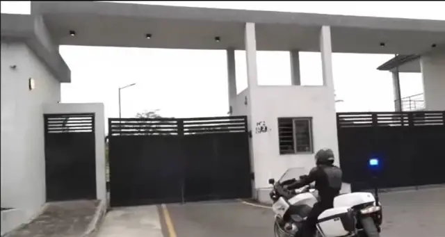 Gate of di Assembly quarters