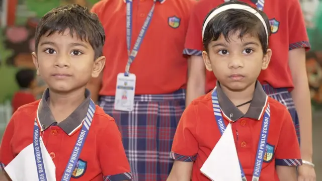 ਜੁੜਵਾਂ ਬੱਚੇ