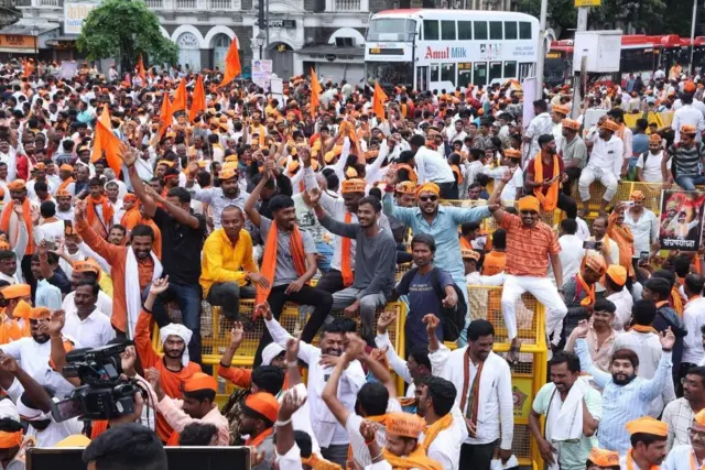 मुंबईत मराठा आंदोलक 