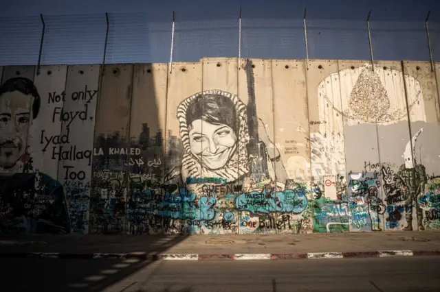 دیوارهای اطراف اردوگاه دهیشه در بیت لحم، کرانه باختری