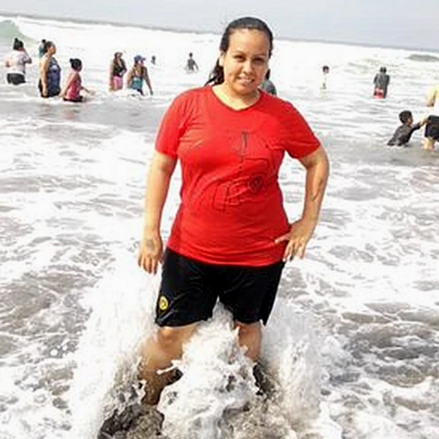 Imagen de Cinthya en la playa