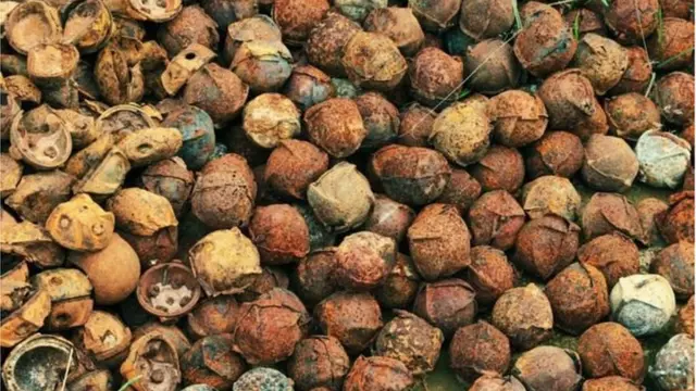 క్లస్టర్ బాంబులు