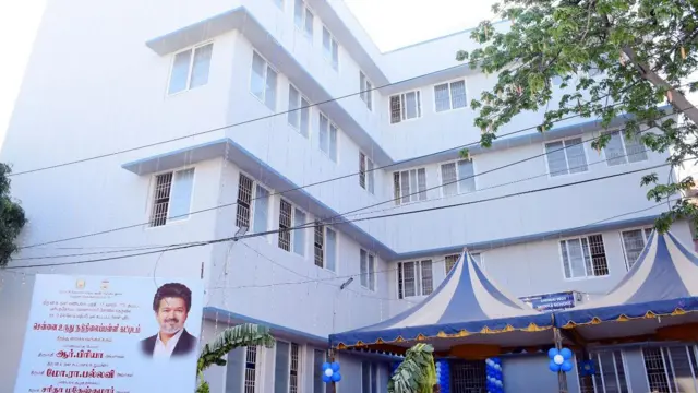 சென்னை மாநகராட்சி, பள்ளி நிகழ்ச்சி, தவெக எம்எல்ஏ பல்லவி, திமுக மேயர் பிரியா