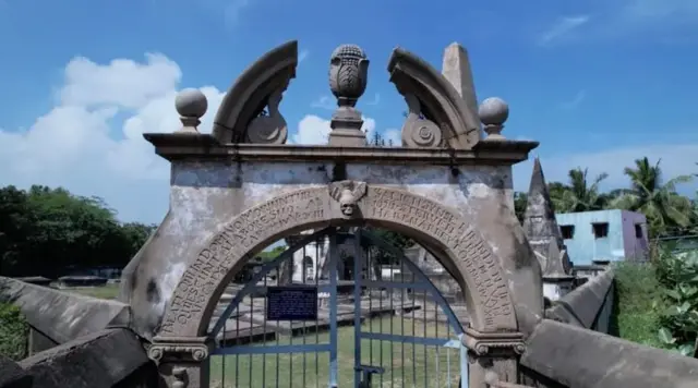 சென்னை, பழவேற்காடு, டச்சு கல்லறை, கெல்டிரியா கோட்டை