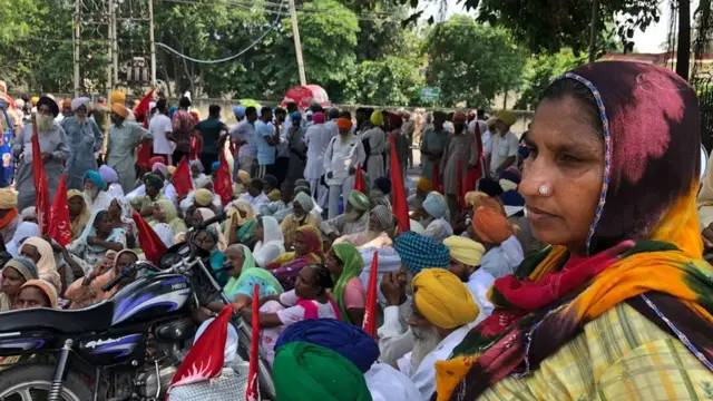 ਆਪਣੇ ਹੱਕਾਂ ਲਈ ਸੰਘਰਸ਼ ਕਰਦੇ ਖੇਤ ਮਜ਼ਦੂਰ