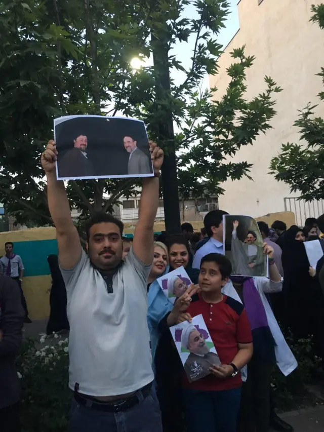 شادمانی هواداران روحانی