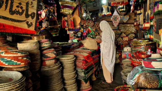 ہاتھ کے بنے پنکھے