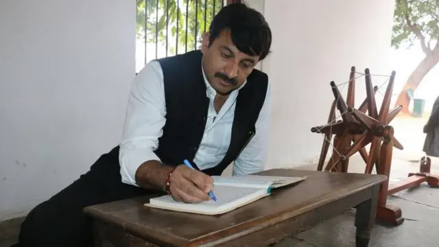 मनोज तिवारी