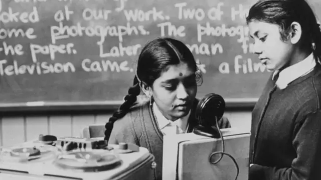 விடுதலை - பாஸ்போர்ட்