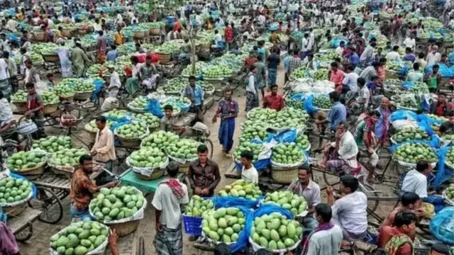 বাংলাদেশের একটি আমের বাজার