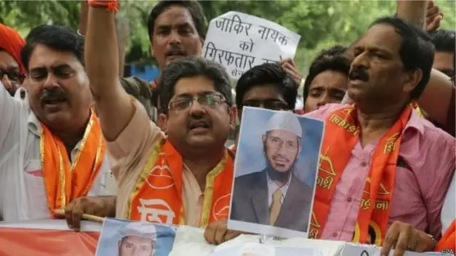 ज़ाकिर नाईक के ख़िलाफ़ प्रदर्शन