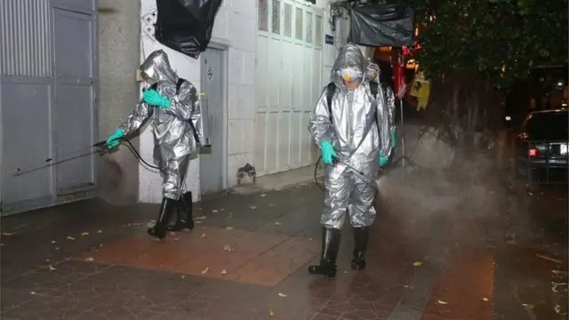 ทหารฉีดยาฆ่าเชื้อ