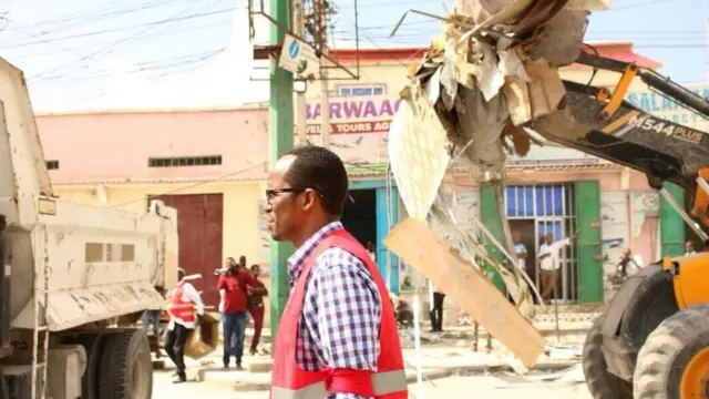 Tualetda ertalab porno