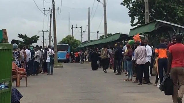 Cunkoson mutane ya karu saboda saboda fitowa lokaci daya da aka yi a Legas bayan janye dokar hana fita da aka yi.